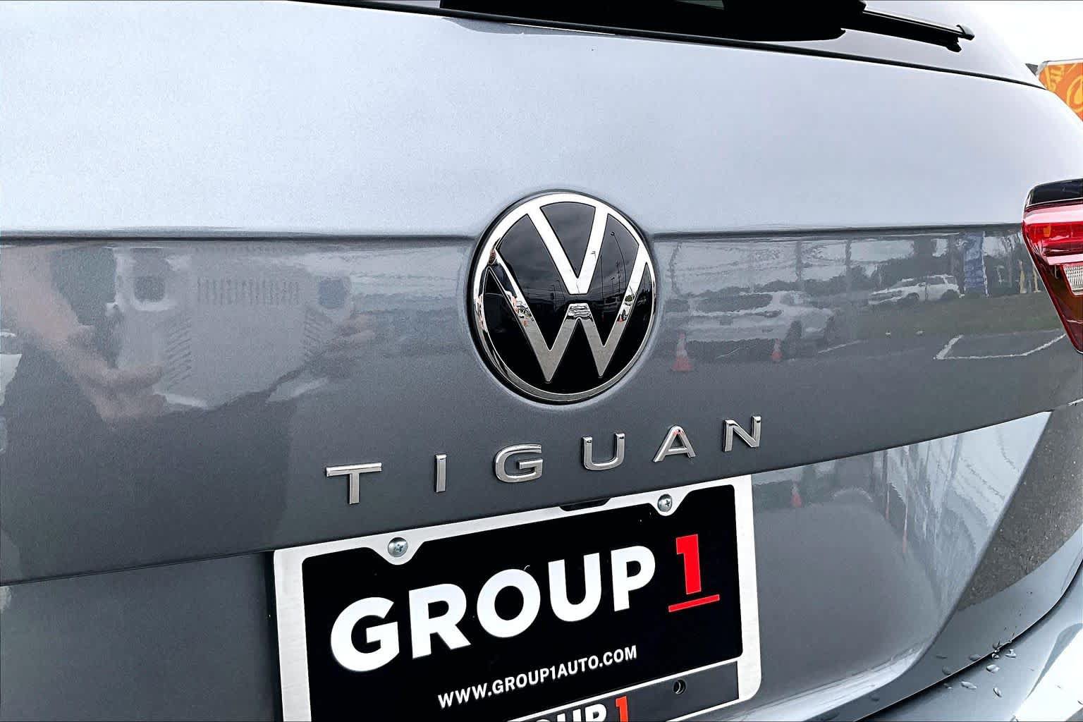 Used 2024 Volkswagen Tiguan SE R-Line AWD/4WD image 31