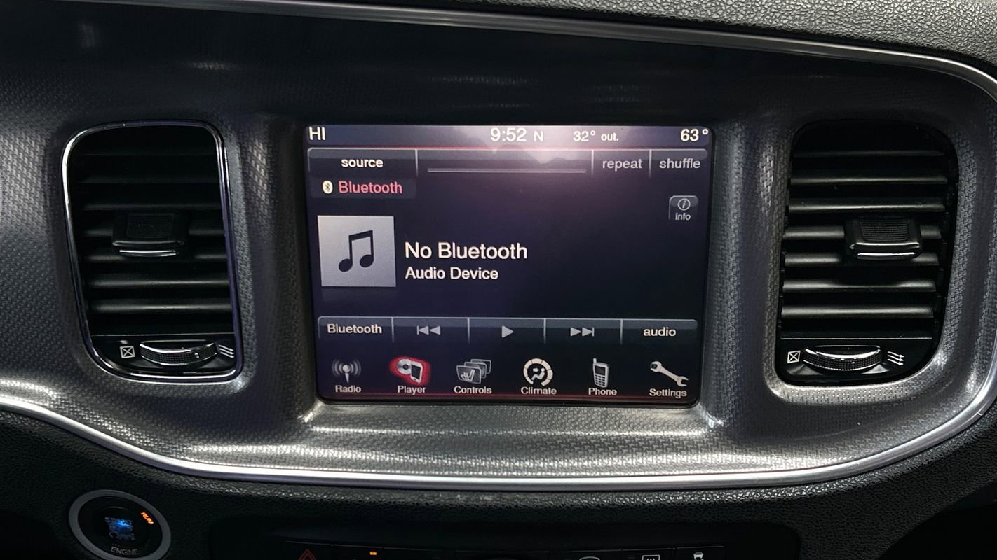 Used 2013 Dodge Charger SXT image 32