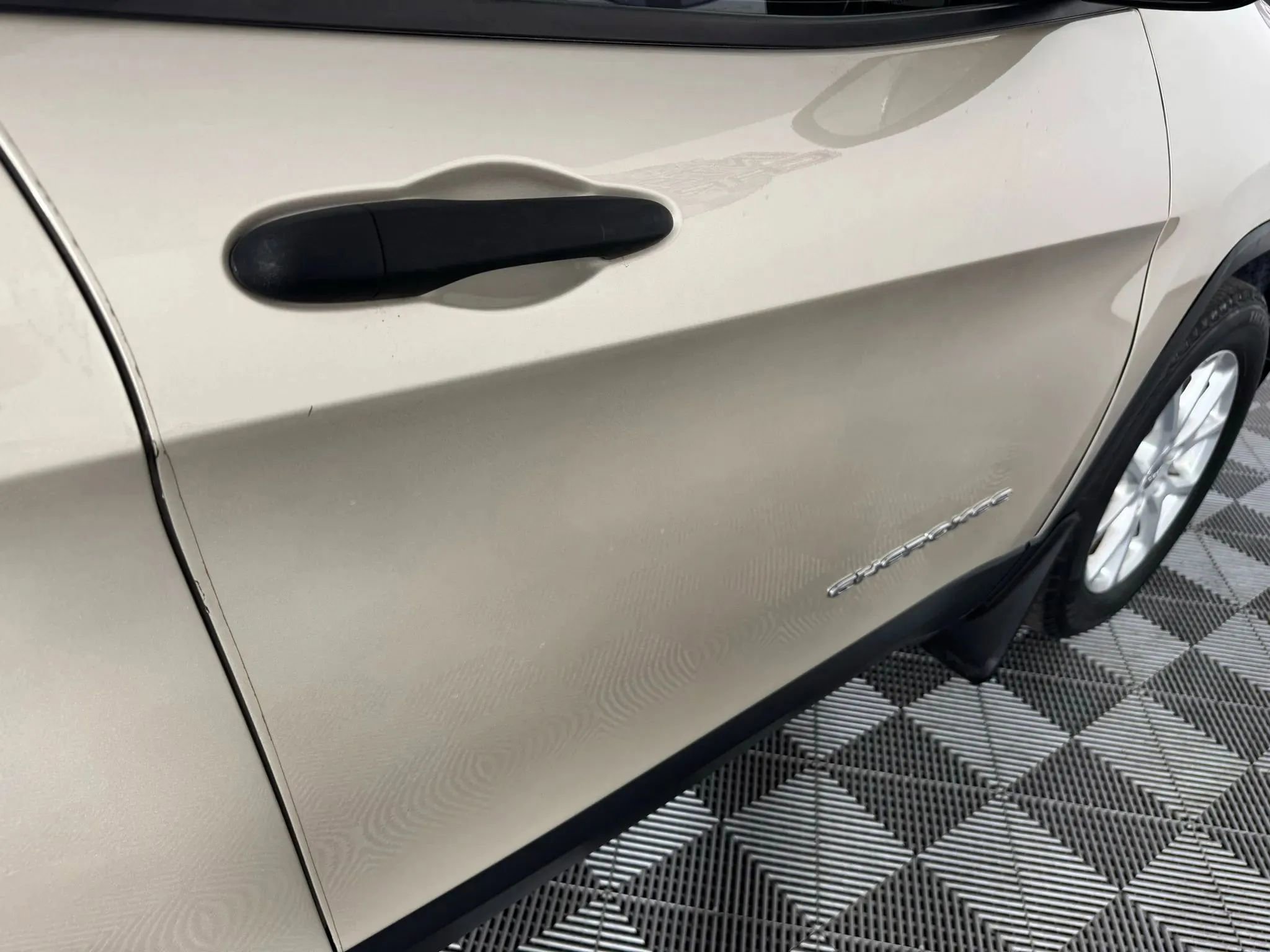 Used 2015 Jeep Cherokee Sport image 27