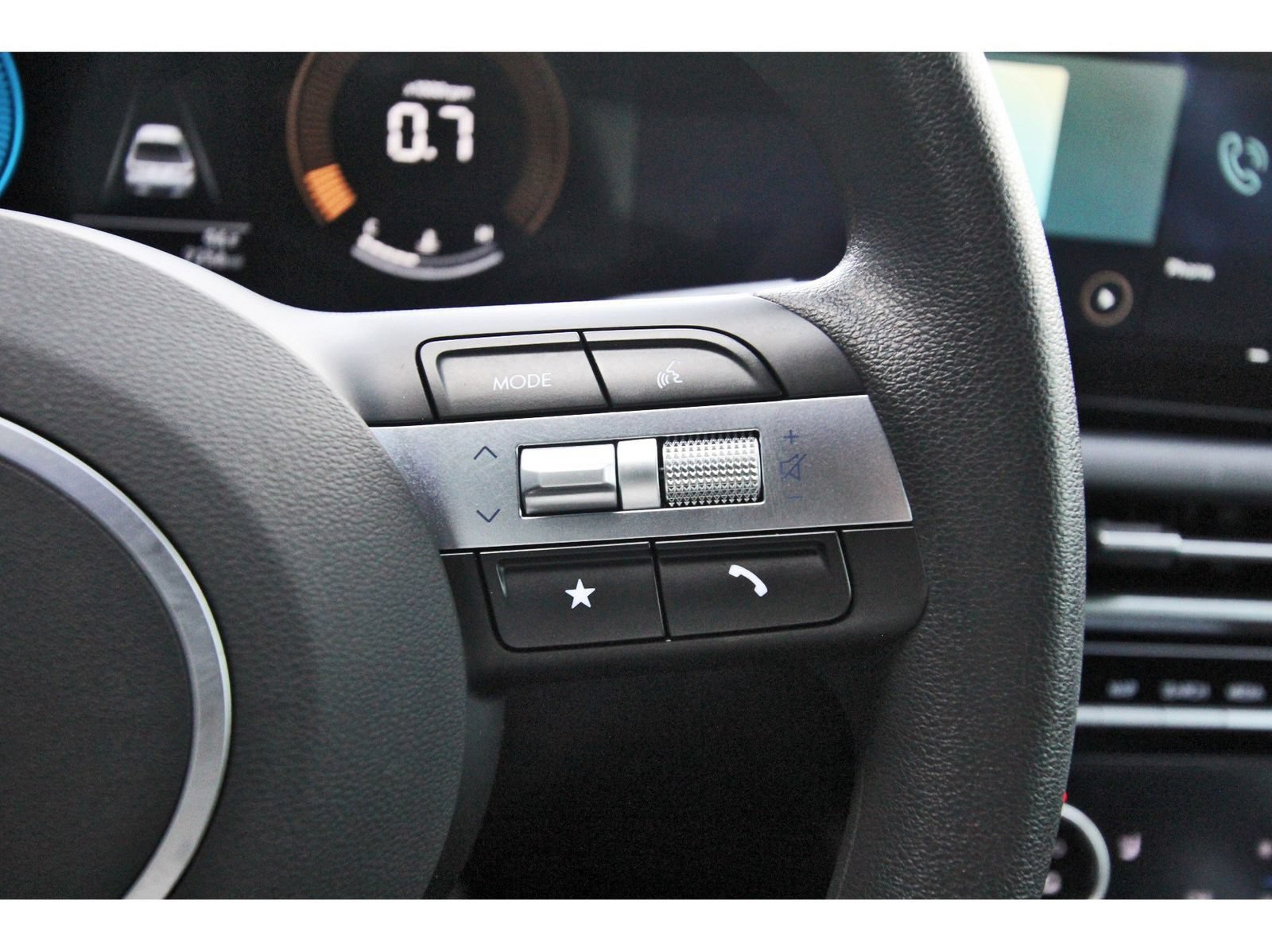 Certified 2026 Hyundai Santa Cruz SEL FWD image 18