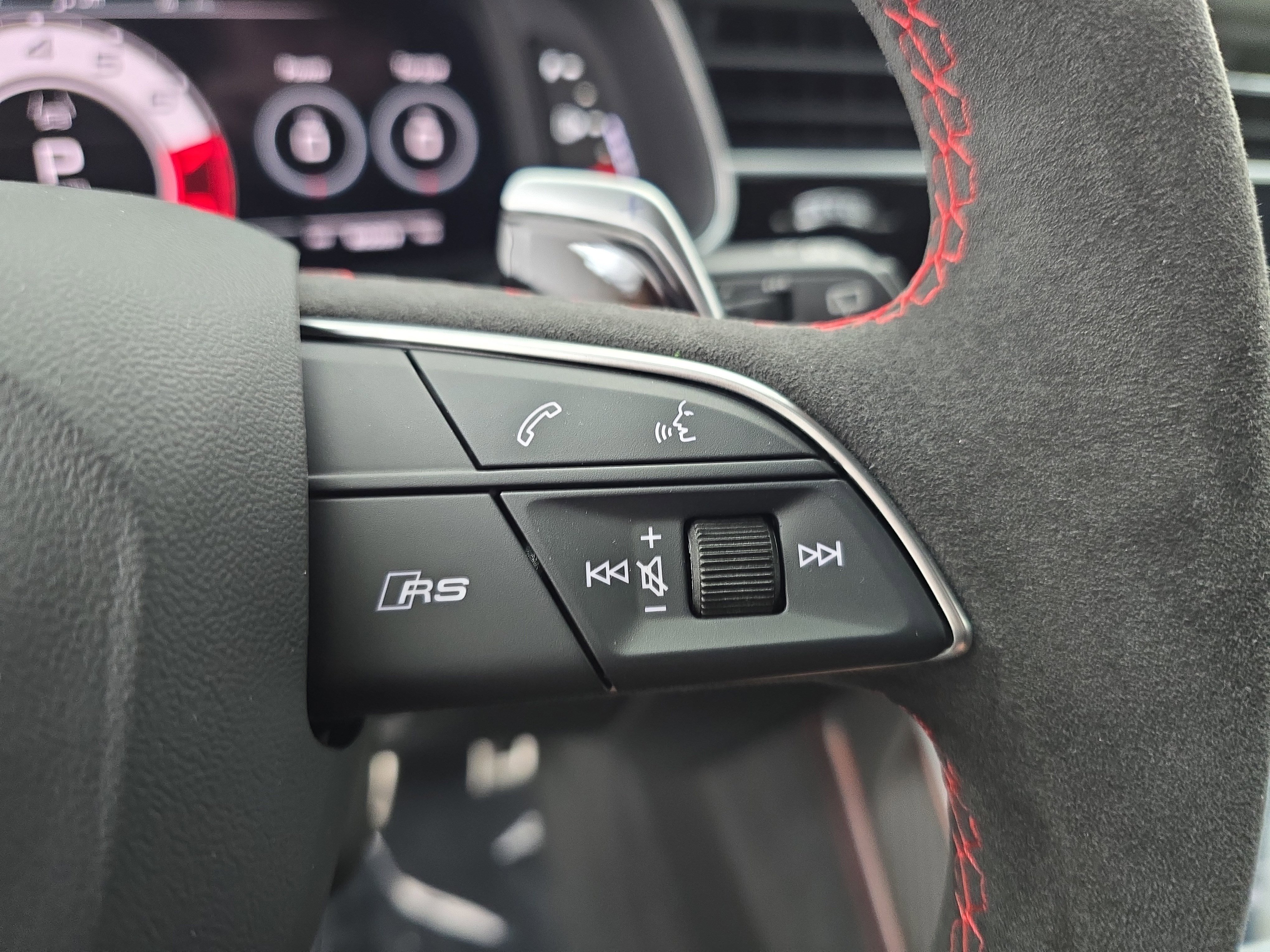 New 2026 Audi RS Q8 performance image 18