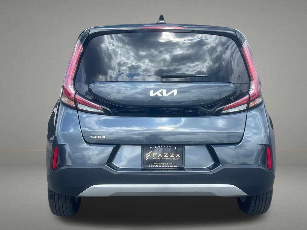 Used 2025 Kia Soul LX w/ LX Technology Package FWD image 4