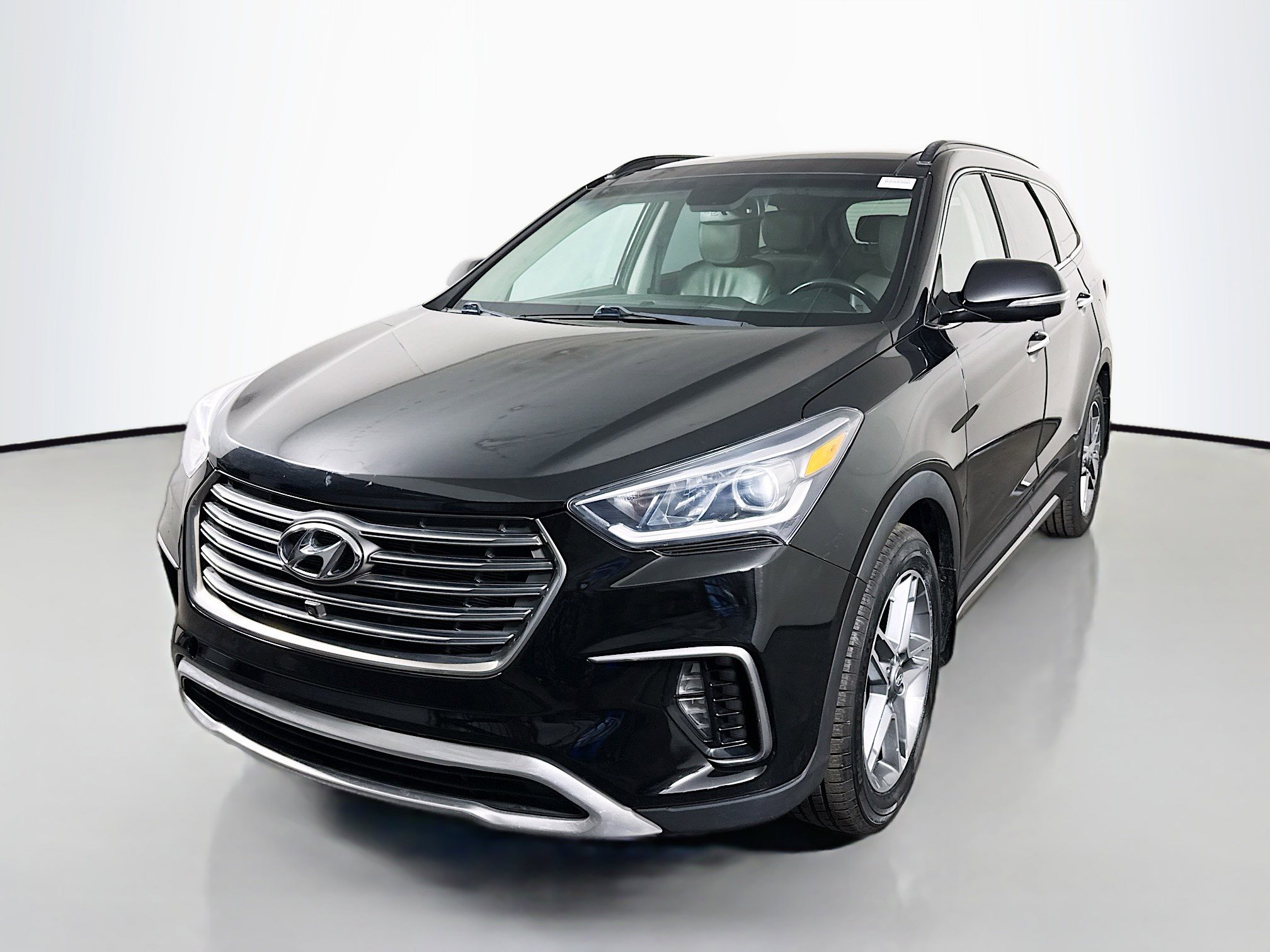 Used 2017 Hyundai Santa Fe Limited w/ Cargo Package image 4