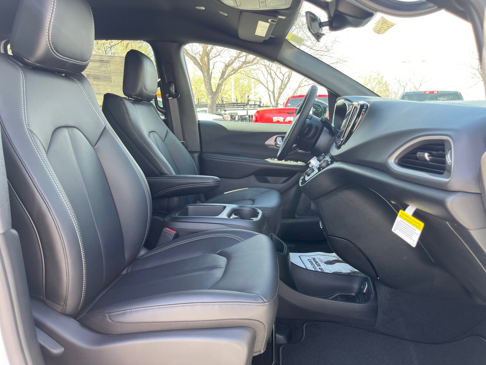 New 2026 Chrysler Voyager LX image 28