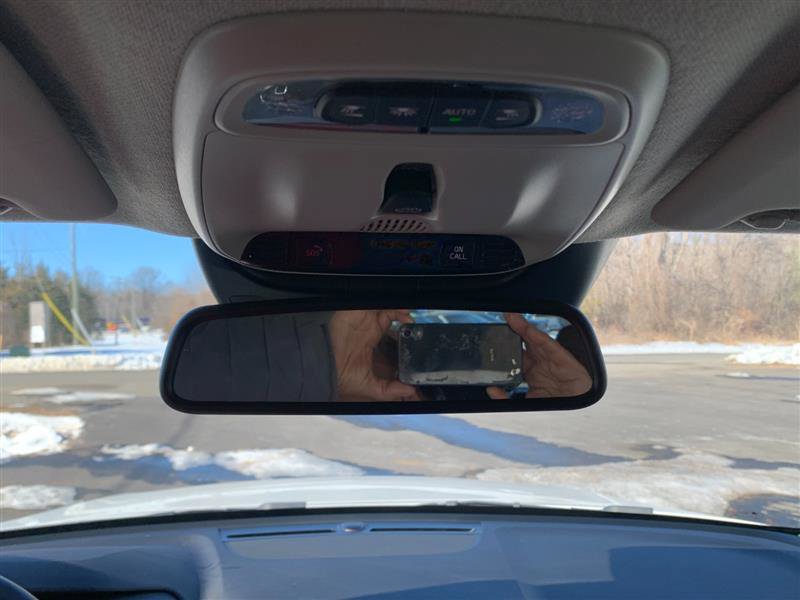 Used 2019 Volvo XC40 T5 Momentum image 29