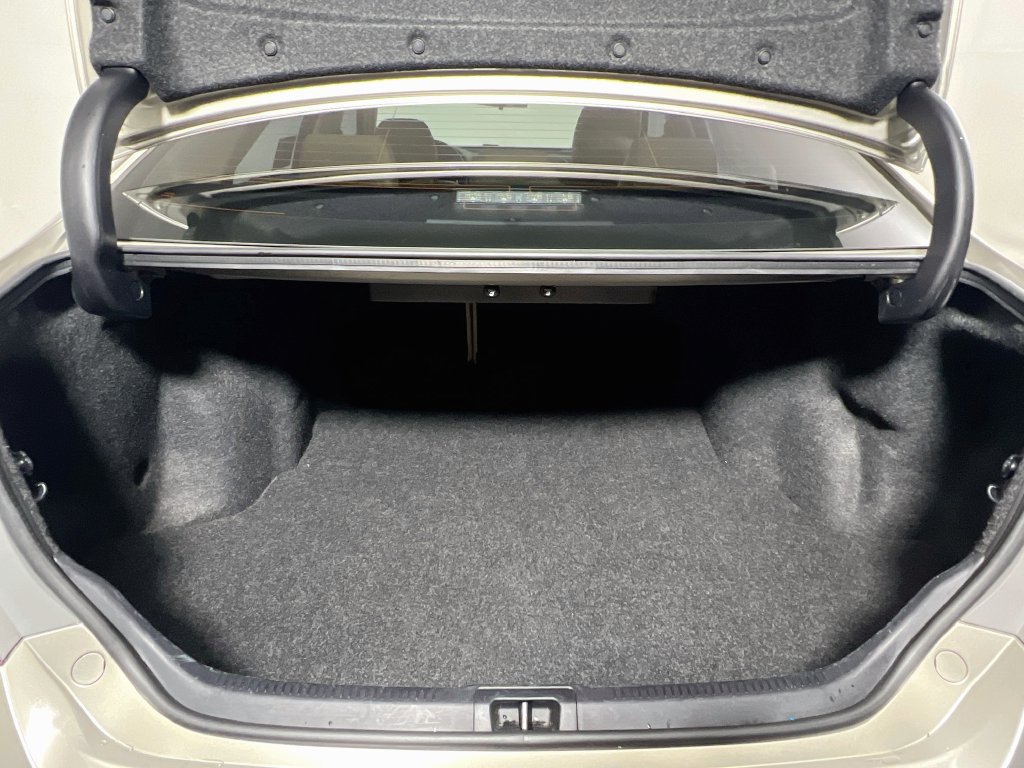 Used 2017 Toyota Camry XLE FWD image 29