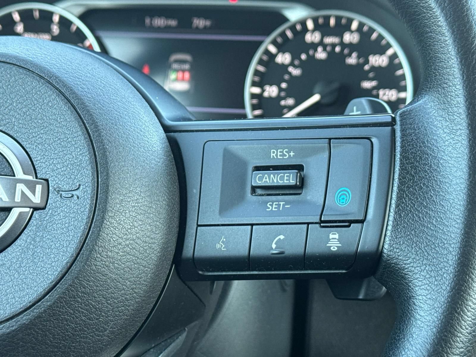 Used 2024 Nissan Rogue SV AWD/4WD image 12