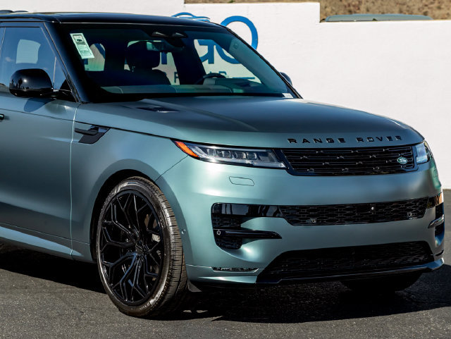 New 2025 Land Rover Range Rover Sport Dynamic SE AWD/4WD image 5