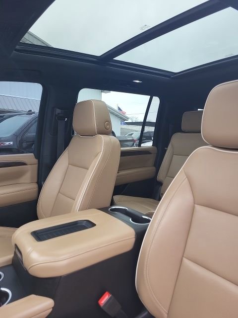 Used 2021 Chevrolet Suburban Premier w/ Premium Package image 2