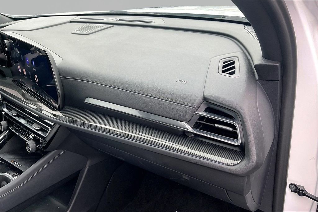 Used 2024 Chevrolet Traverse RS image 29