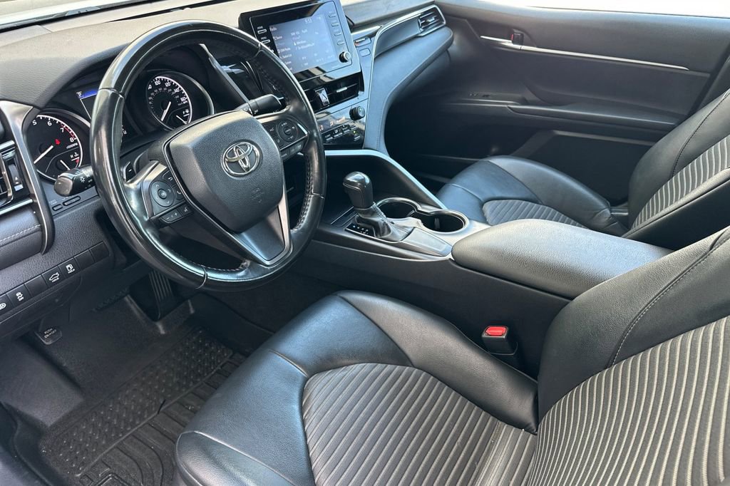 Used 2021 Toyota Camry SE FWD image 9
