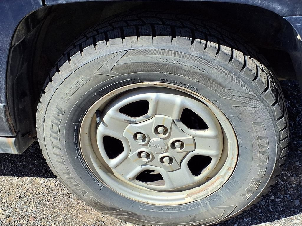 Used 2014 Jeep Patriot Sport AWD/4WD image 7