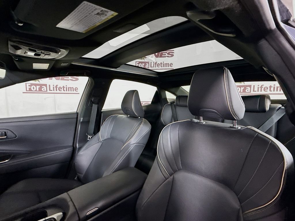 Used 2025 Toyota Crown Limited w/ Advanced Technology Package AWD/4WD image 8