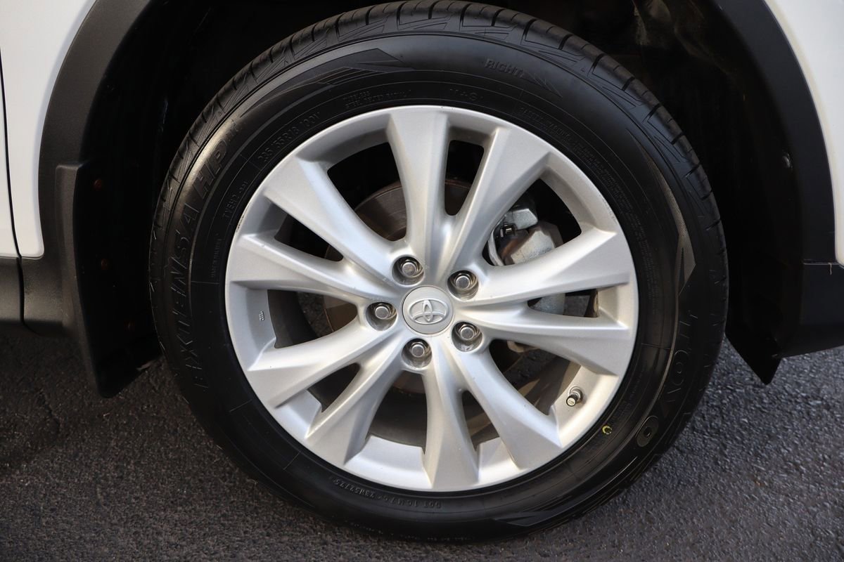 Used 2014 Toyota RAV4 Limited w/ Technology Package image 45