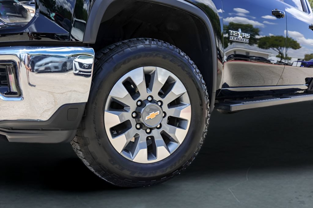 Used 2026 Chevrolet Silverado 2500 LT w/ Texas Edition AWD/4WD image 4