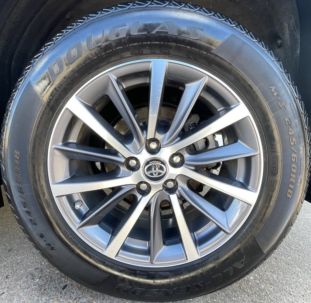 Used 2017 Toyota Highlander XLE FWD image 14