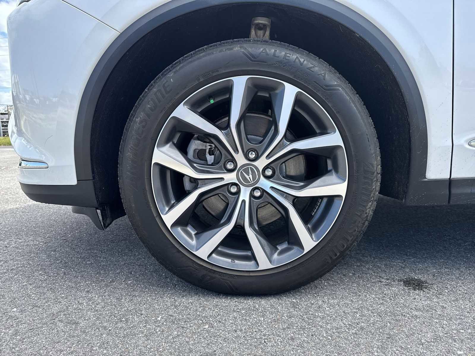 Used 2023 Acura MDX SH-AWD w/ Technology Package image 12