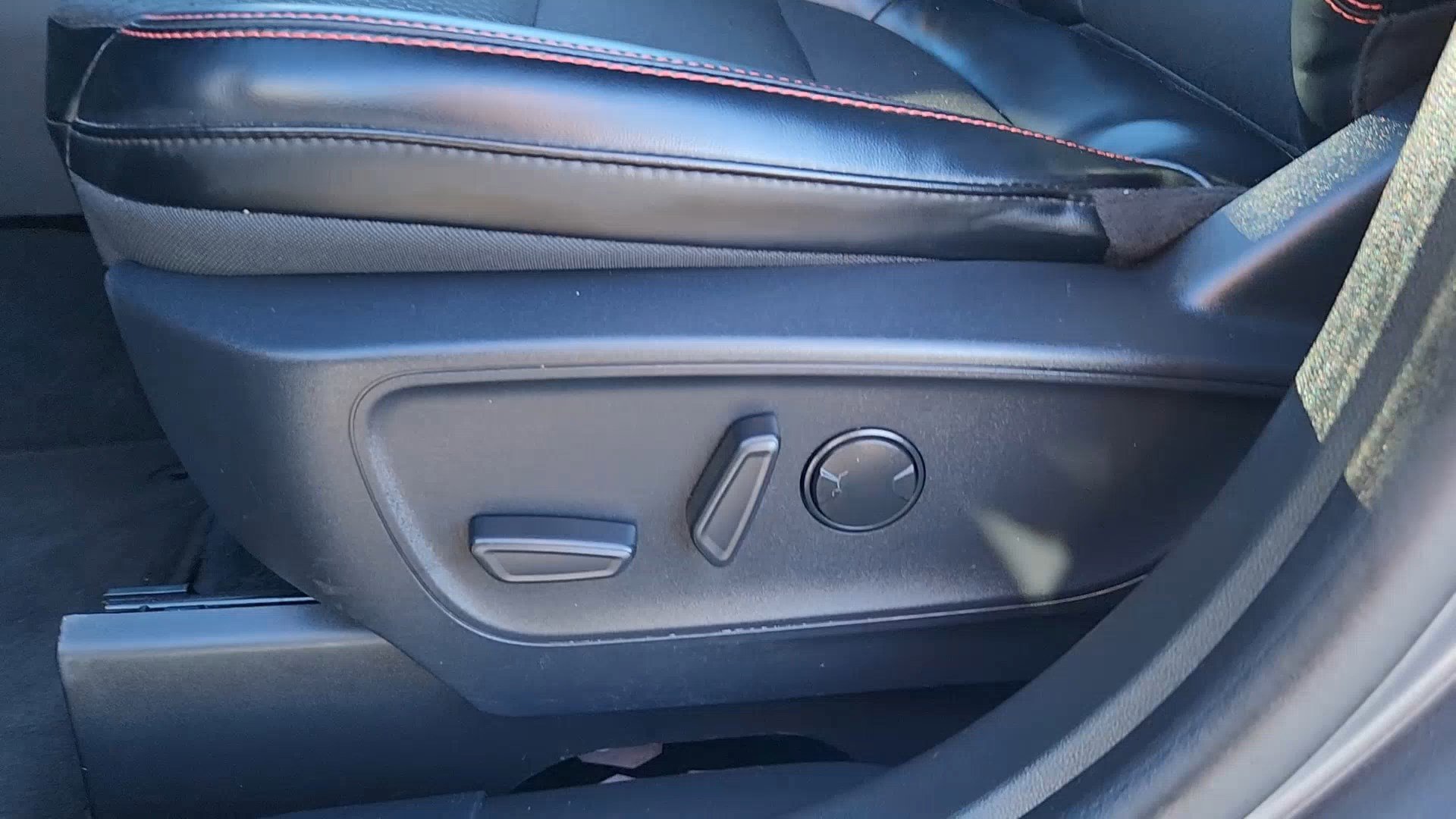 Certified 2025 Ford Escape ST-Line Select image 9