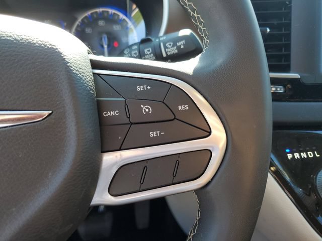 Used 2023 Chrysler Voyager LX FWD image 13