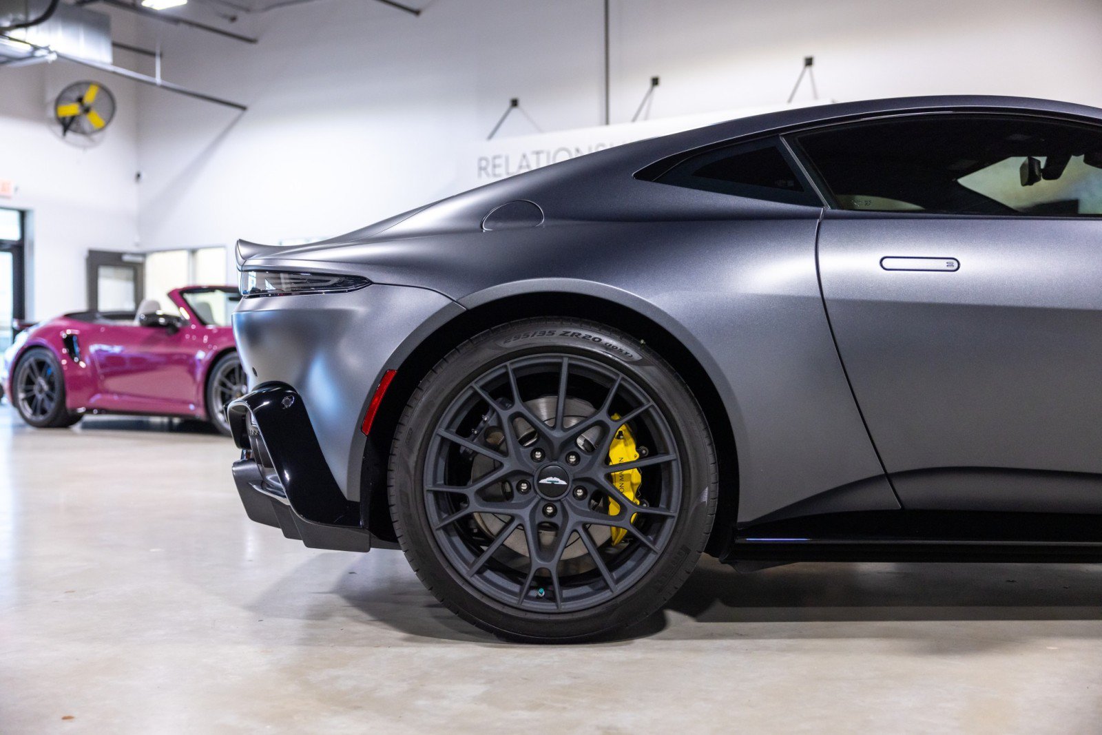 Used 2022 Aston Martin V8 Vantage Coupe RWD image 24