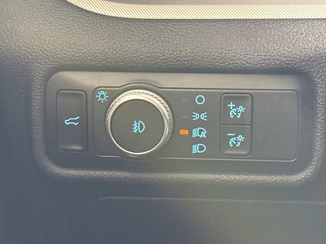Used 2020 Ford Explorer XLT w/ Equipment Group 202A image 37