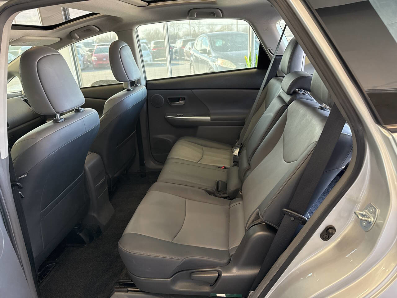 Used 2014 Toyota Prius V Five image 34