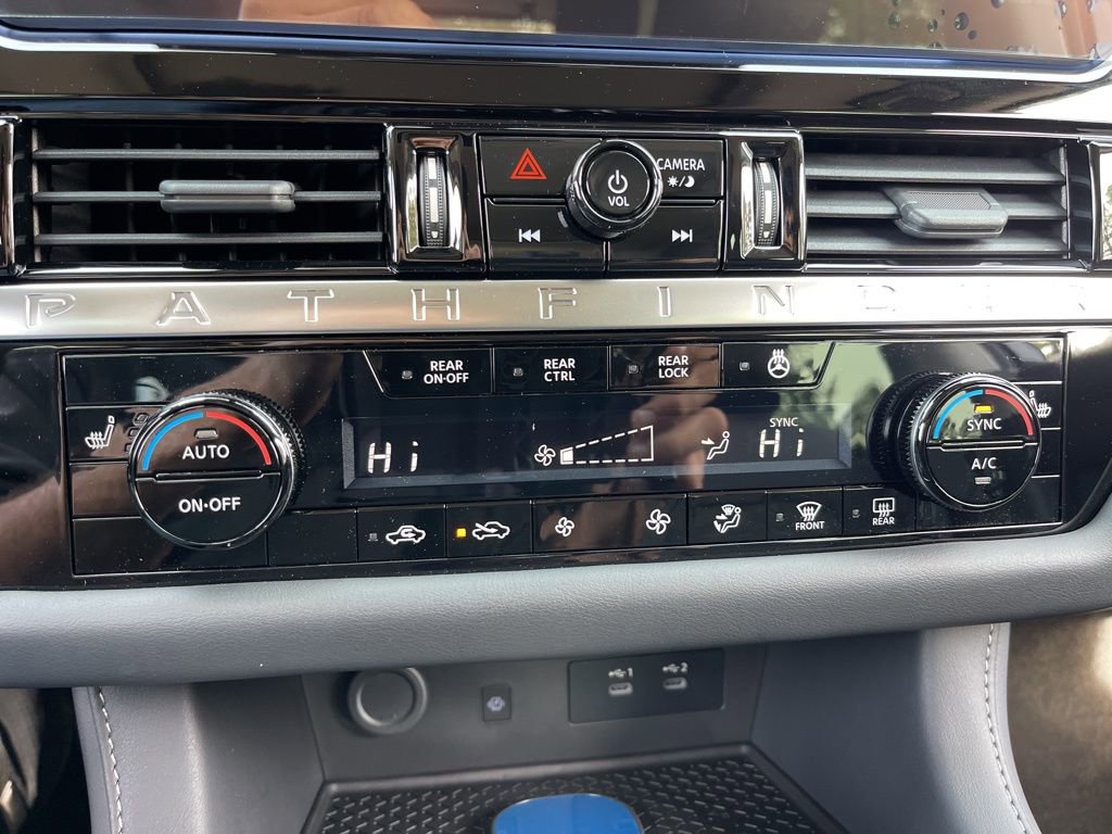 New 2026 Nissan Pathfinder SV w/ SV Premium Package AWD/4WD image 10