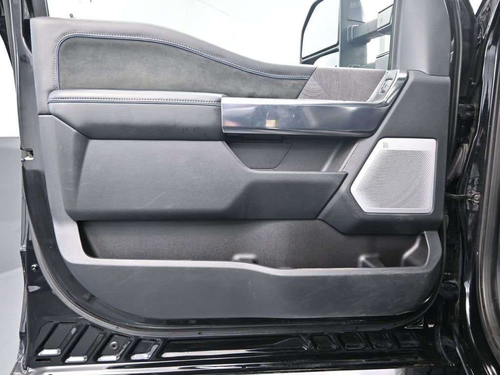 Used 2025 Ford F250 Platinum image 19