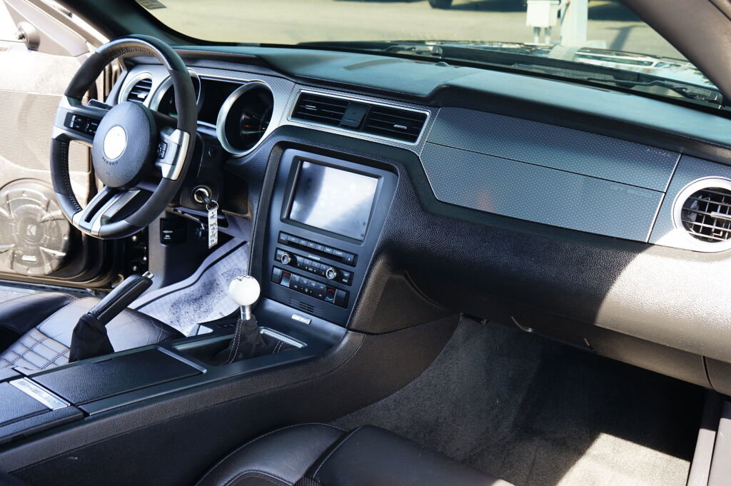 Used 2012 Ford Mustang Shelby GT500 w/ SVT Performance Pkg image 27