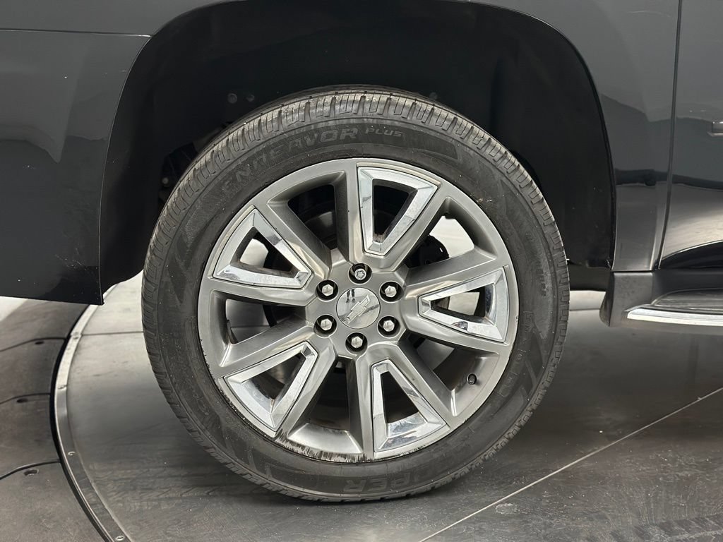 Used 2017 Chevrolet Suburban Premier RWD image 29