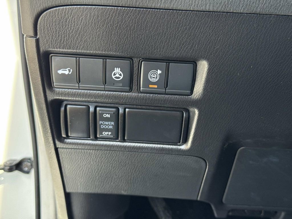 Certified 2024 Nissan Armada Platinum w/ Captain's Chairs Package image 33