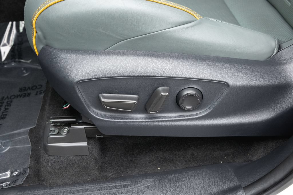 Certified 2025 Toyota Tacoma 4x4 Double Cab Hybrid image 14