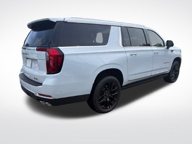 Used 2026 GMC Yukon XL Denali w/ Sun & Power Step Package AWD/4WD image 5