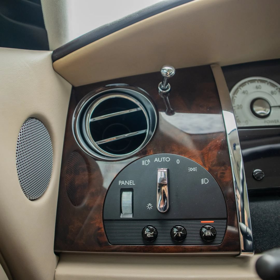 Used 2019 Rolls-Royce Wraith RWD image 50