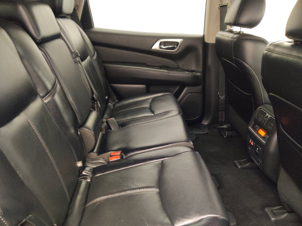 Used 2020 Nissan Pathfinder SL image 19