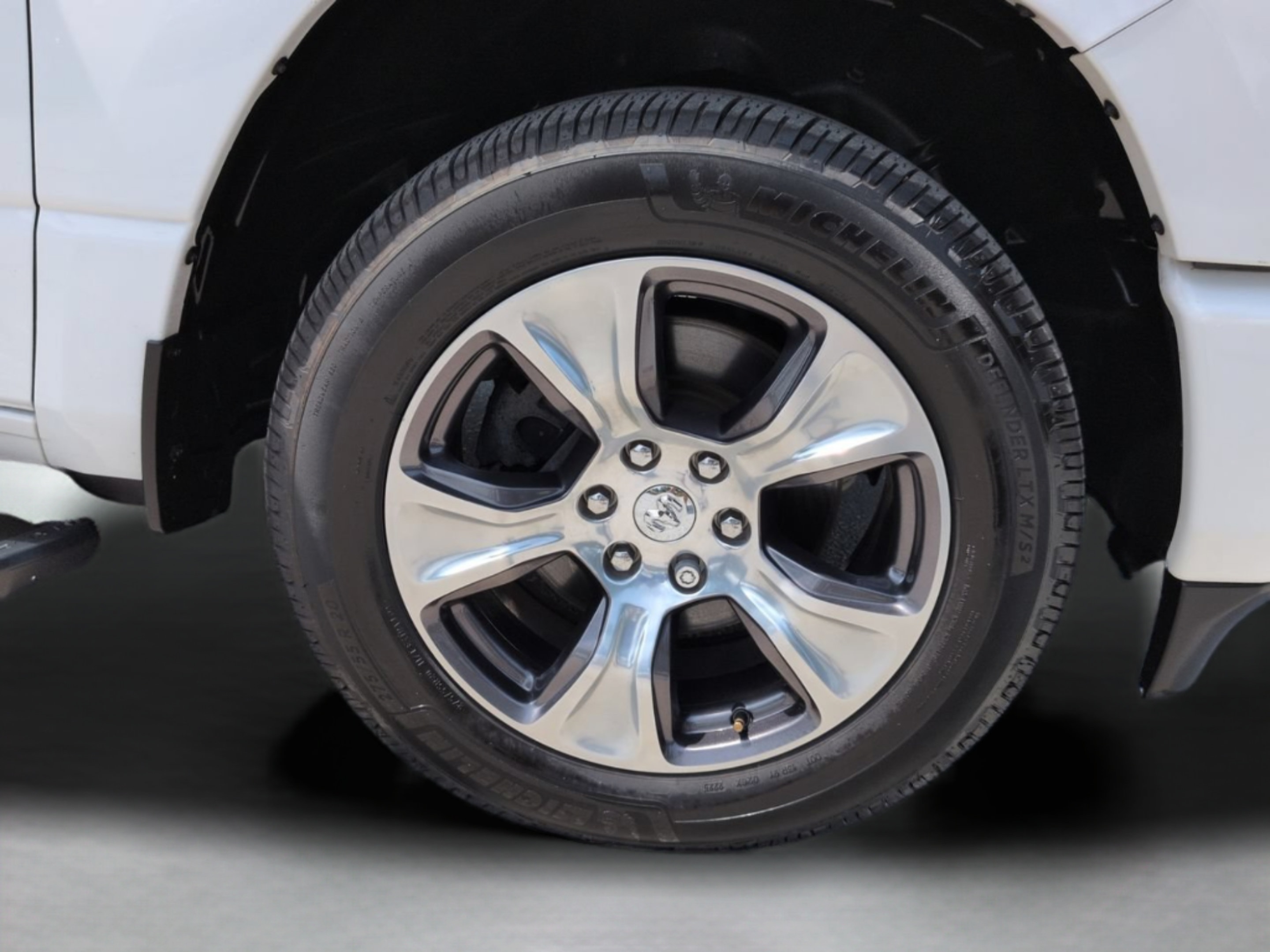 Used 2023 RAM 1500 Laramie RWD image 13