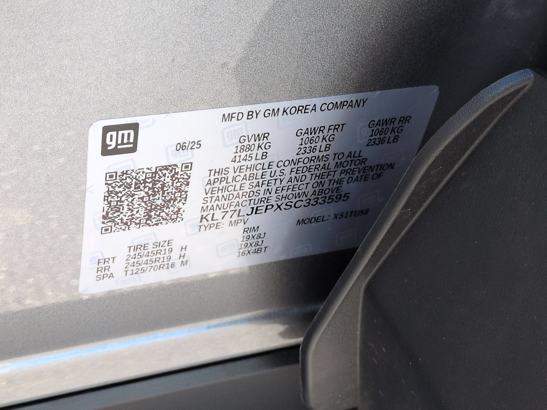 Certified 2025 Chevrolet Trax RS w/ Driver Confidence Package FWD image 32