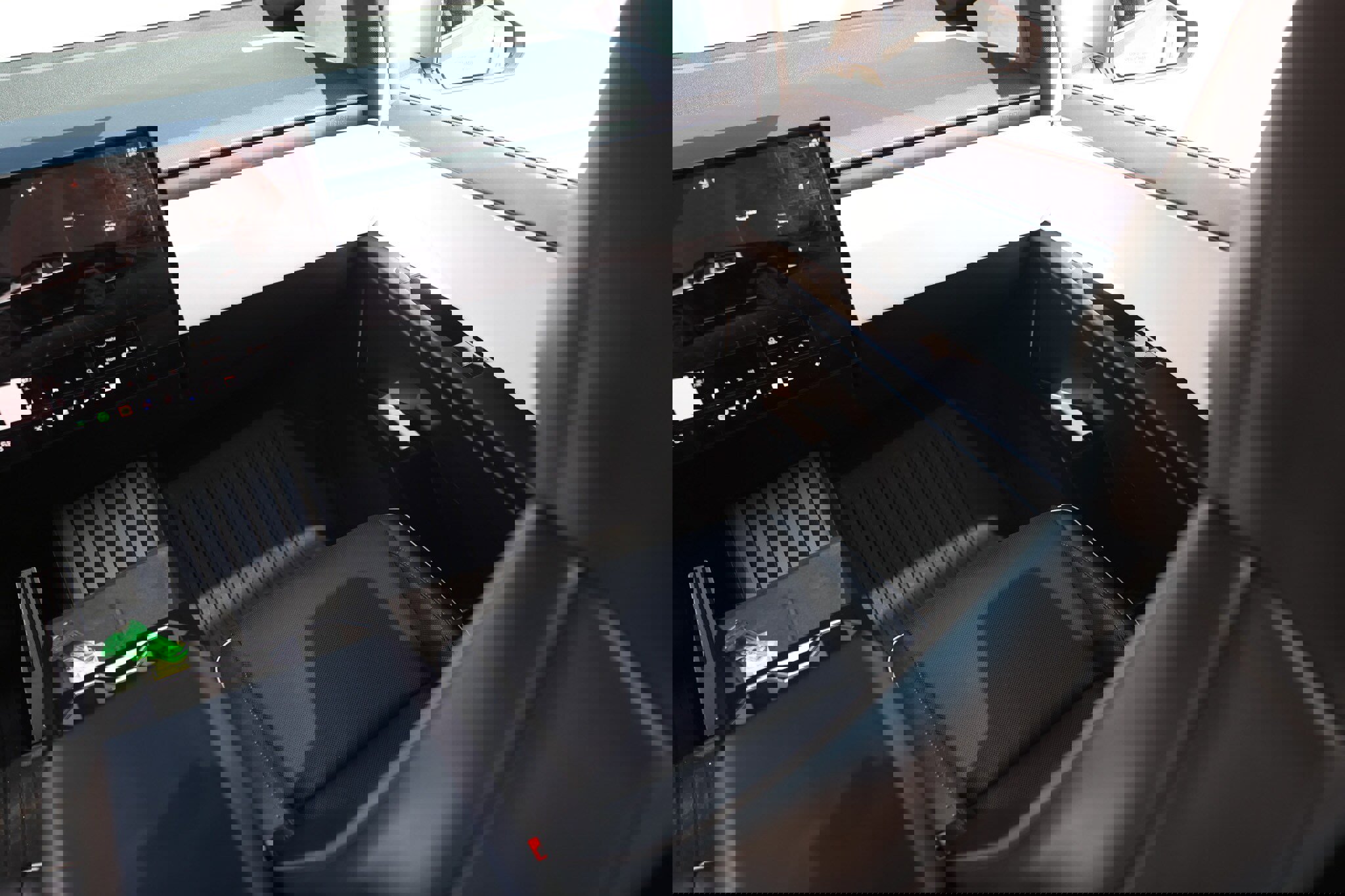 Used 2024 Tesla Cybertruck AWD Crew Cab image 27