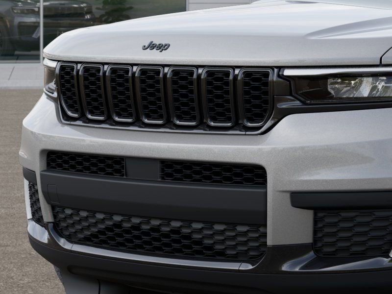 New 2025 Jeep Grand Cherokee L Altitude image 11