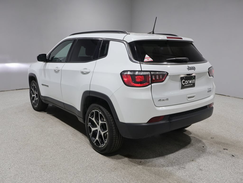 Certified 2024 Jeep Compass Latitude AWD/4WD image 6