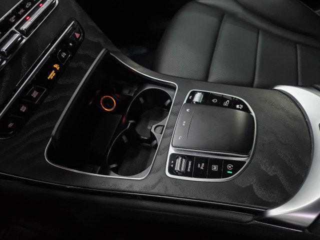Used 2021 Mercedes-Benz GLC 300 4MATIC image 28