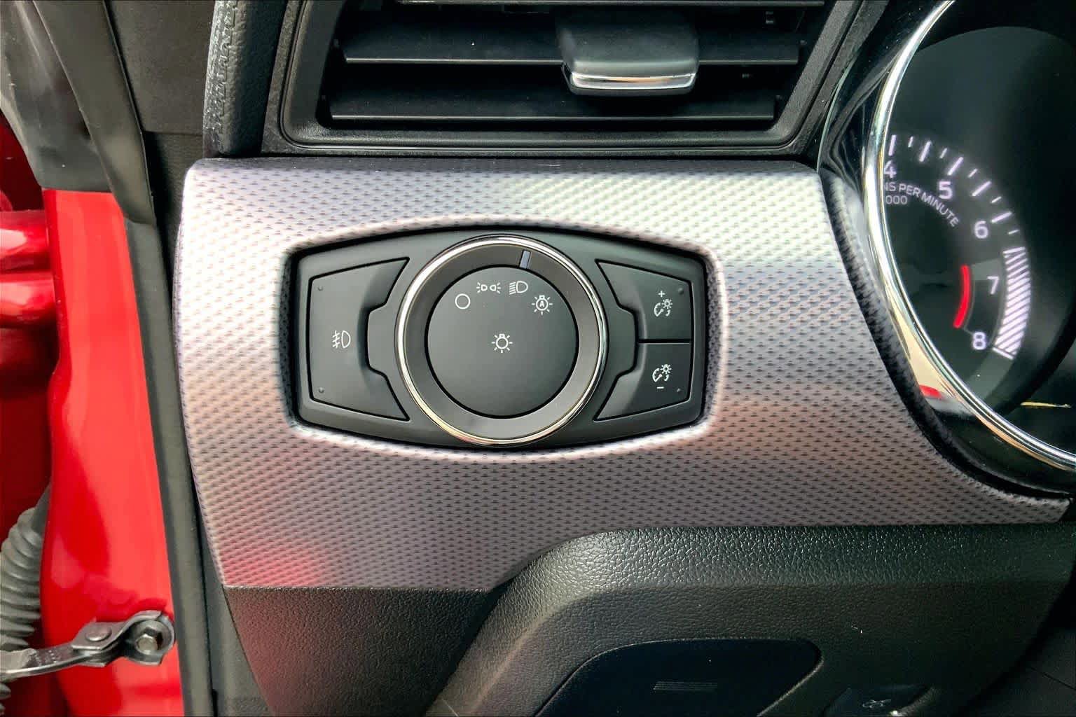 Used 2017 Ford Mustang Coupe RWD image 29