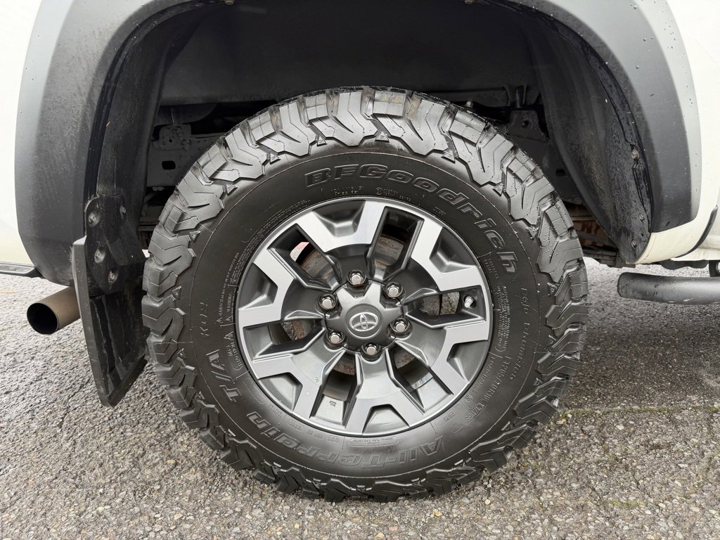 Used 2020 Toyota Tacoma TRD Off-Road w/ TRD Premium Off Road Package image 10