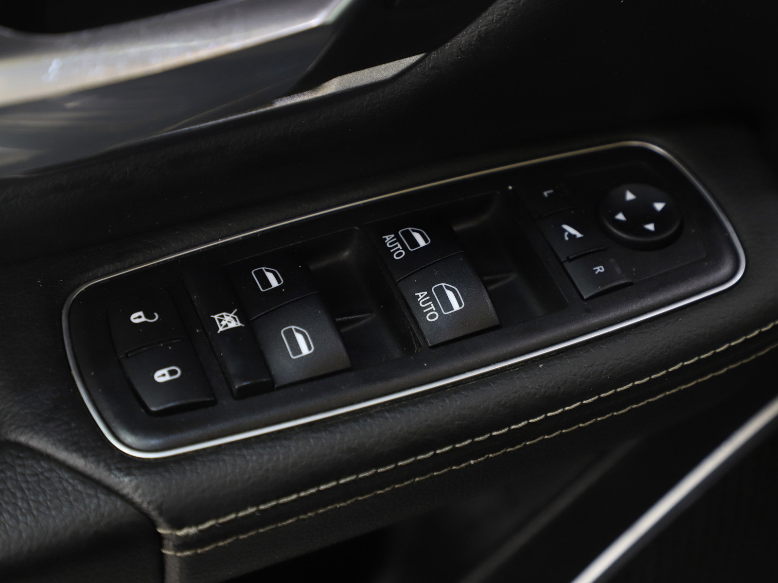 Used 2019 RAM 1500 Laramie image 22