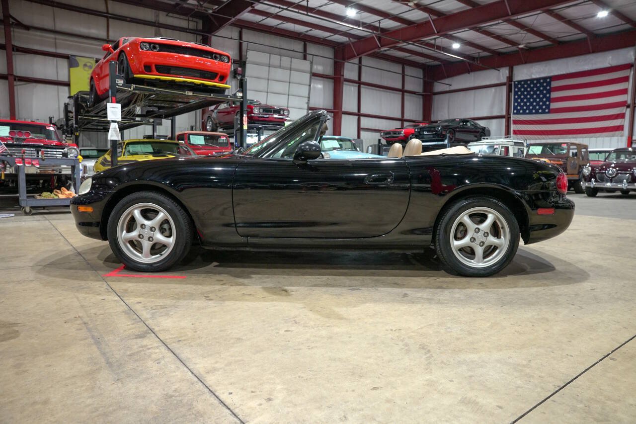 Used 1999 MAZDA MX-5 Miata RWD image 4