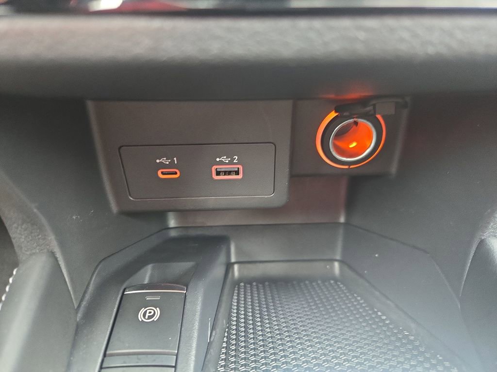 Certified 2023 Nissan Kicks SR FWD image 31