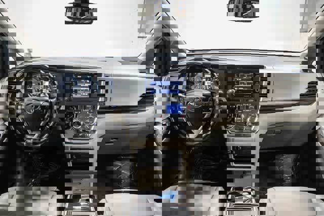 Certified 2019 Toyota Sienna XLE image 12