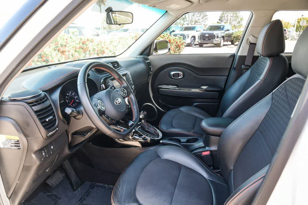 Used 2018 Kia Soul ! FWD image 16