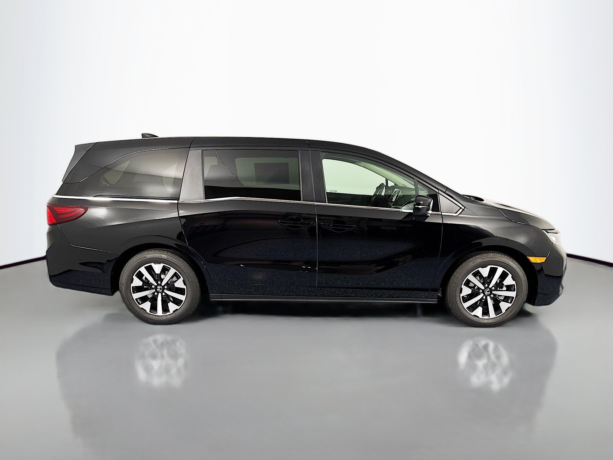 New 2026 Honda Odyssey EX-L image 4
