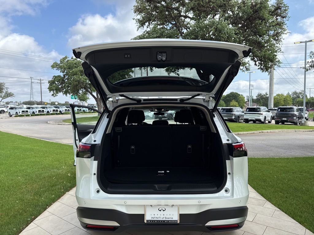 New 2026 INFINITI QX60 Luxe w/ Family Package AWD/4WD image 34